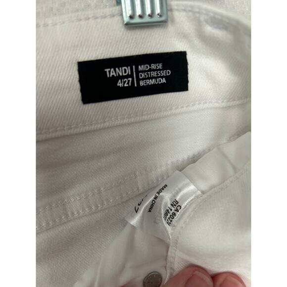 Buffalo David Bitton Women's White Distressed Bermuda Shorts NWT Size 4/27 - Picture 6 of 11